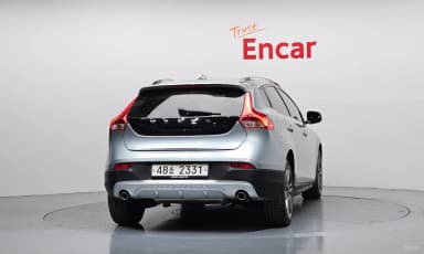V40 Cross Country