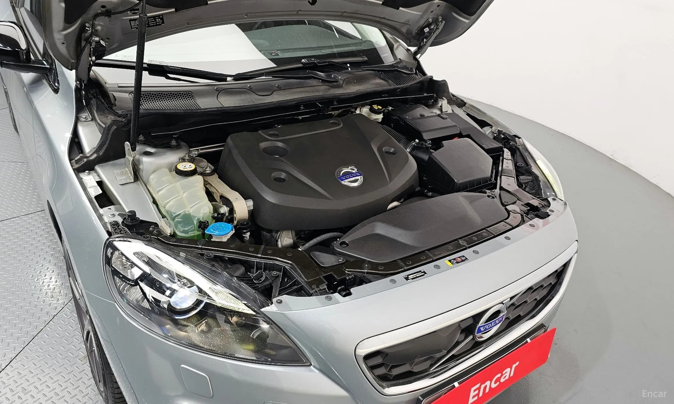 V40 Cross Country
