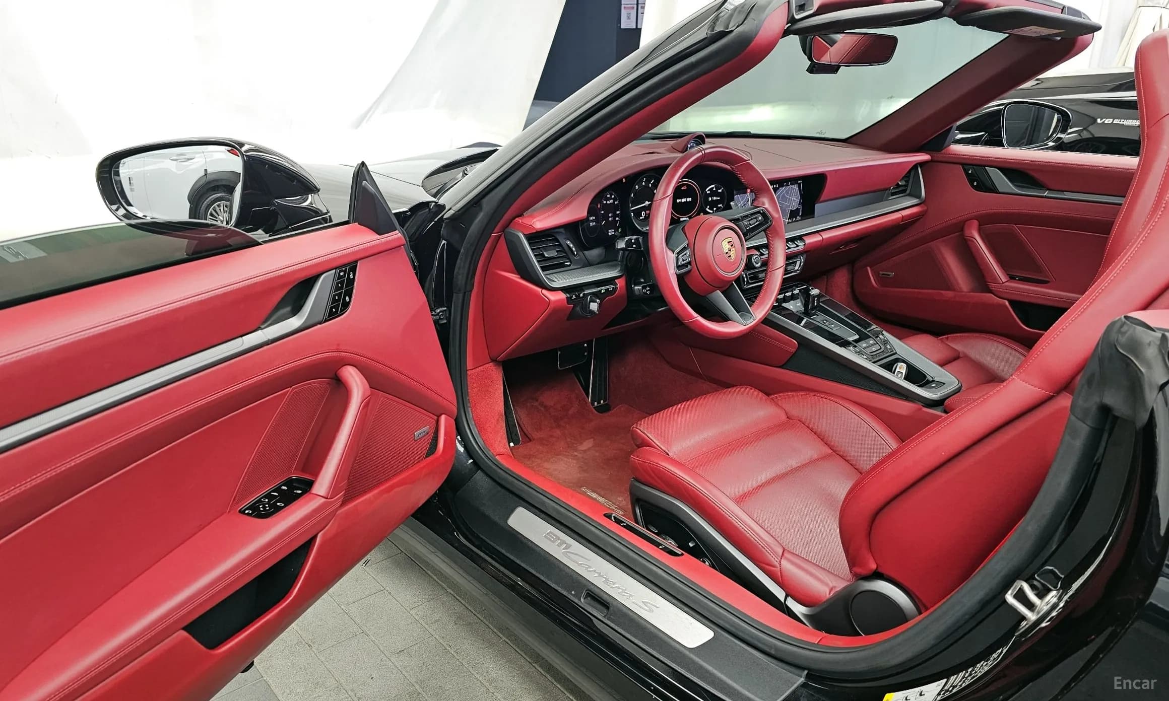 911 (992)