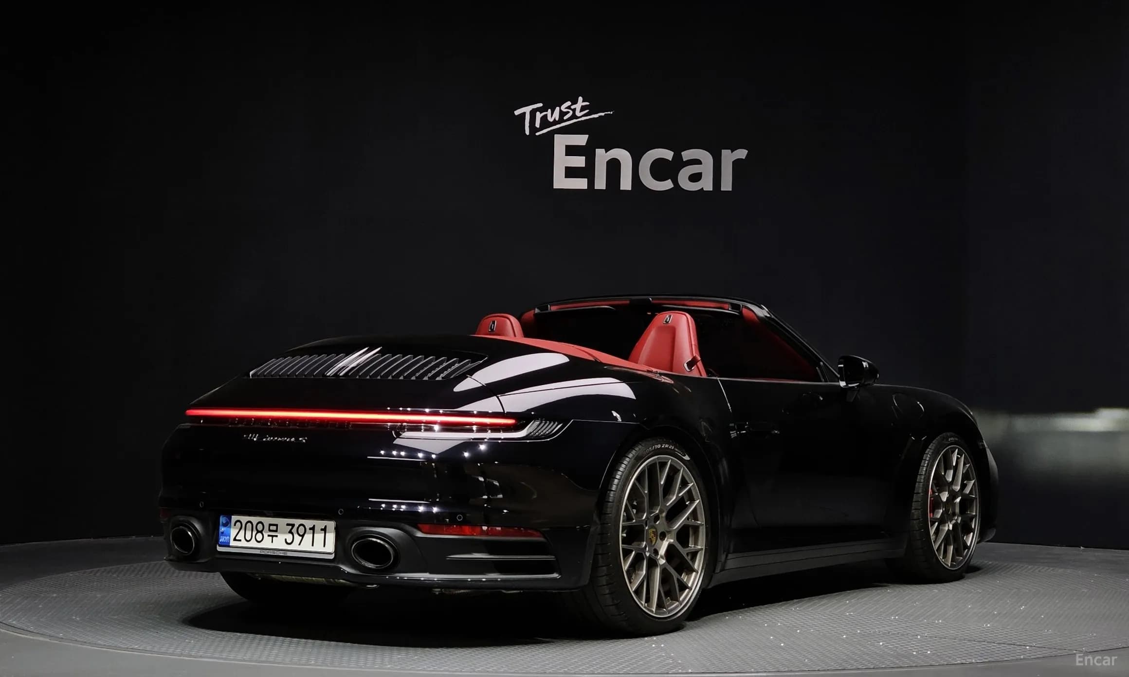911 (992)