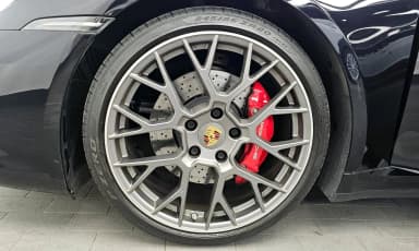 911 (992)
