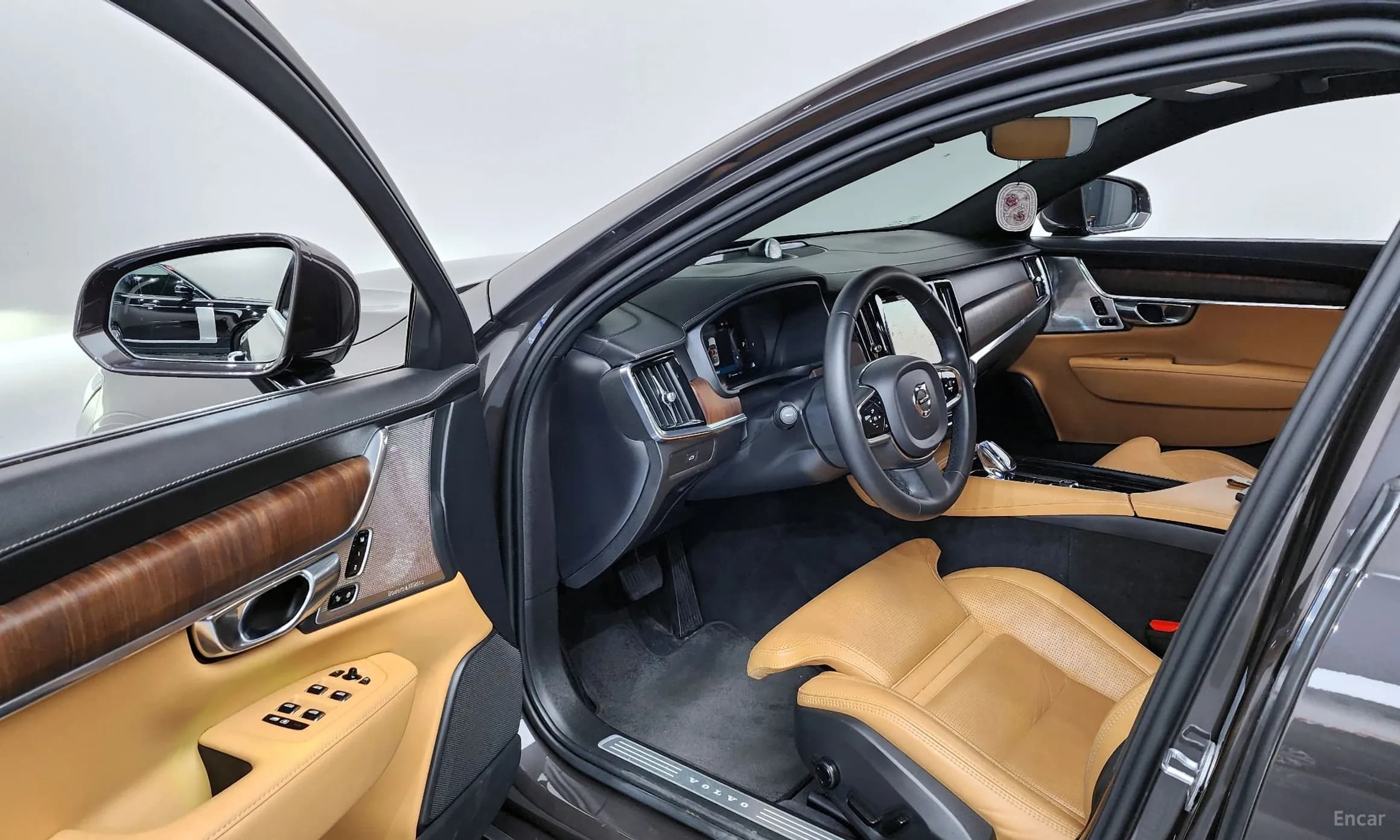 S90