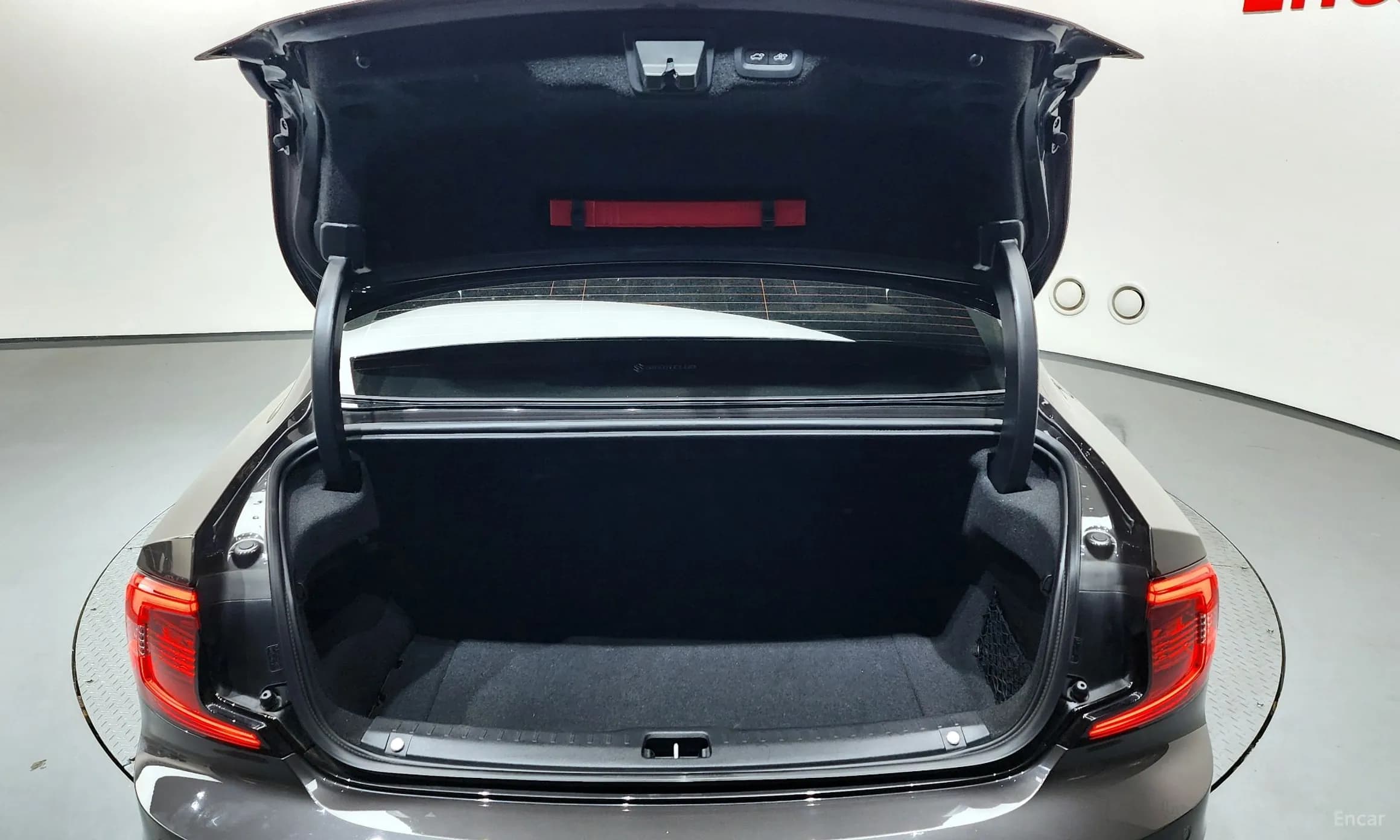 S90