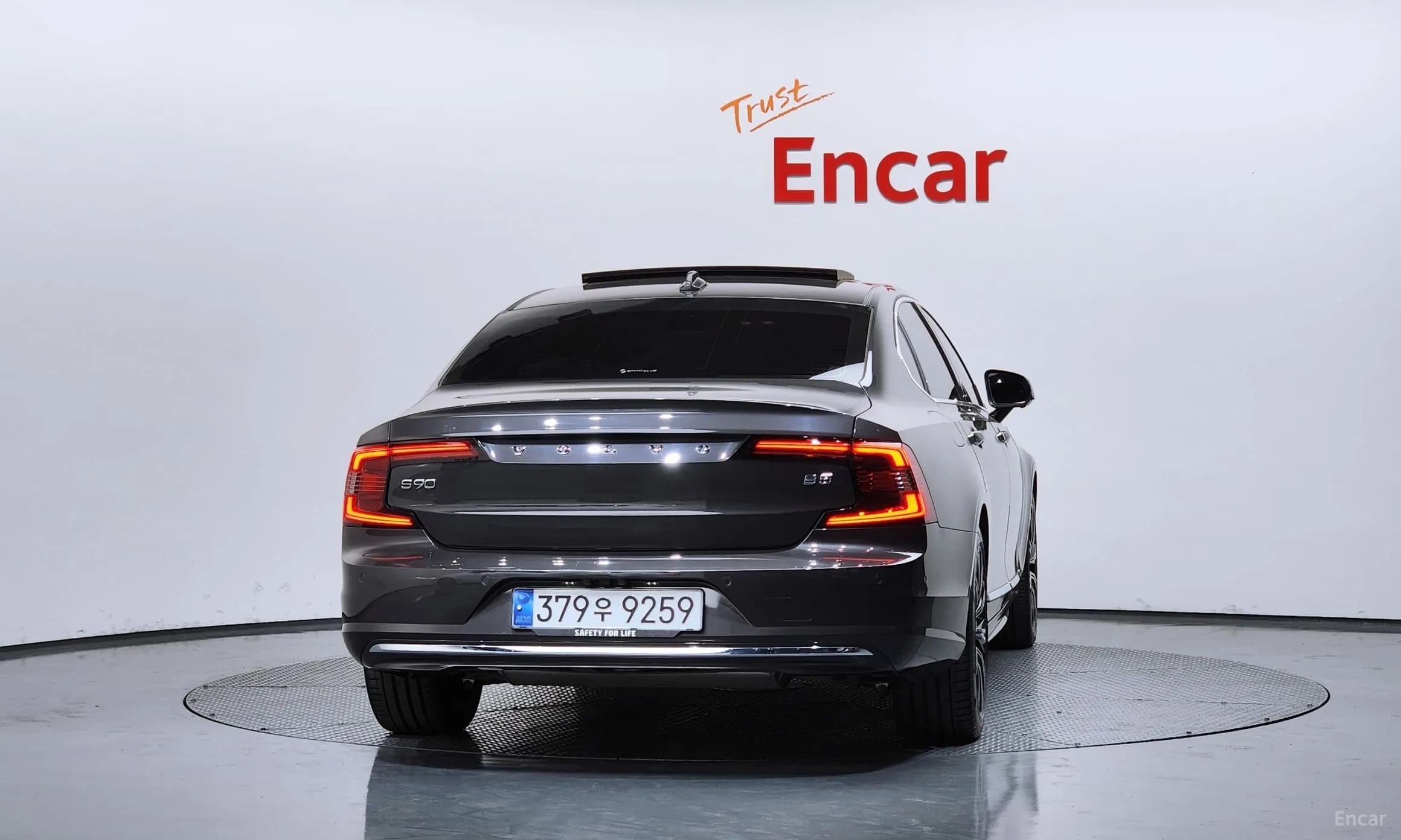 S90