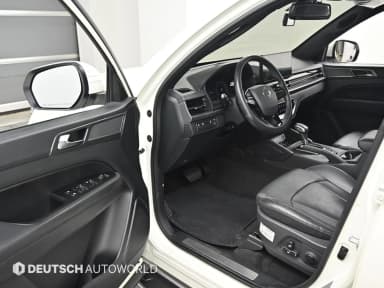 Rexton Sports Khan