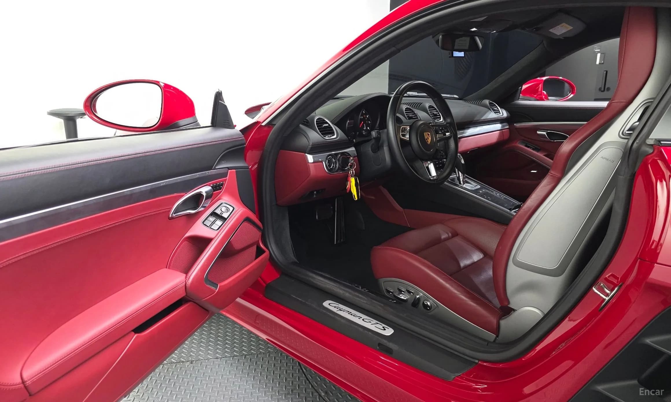 718 Cayman
