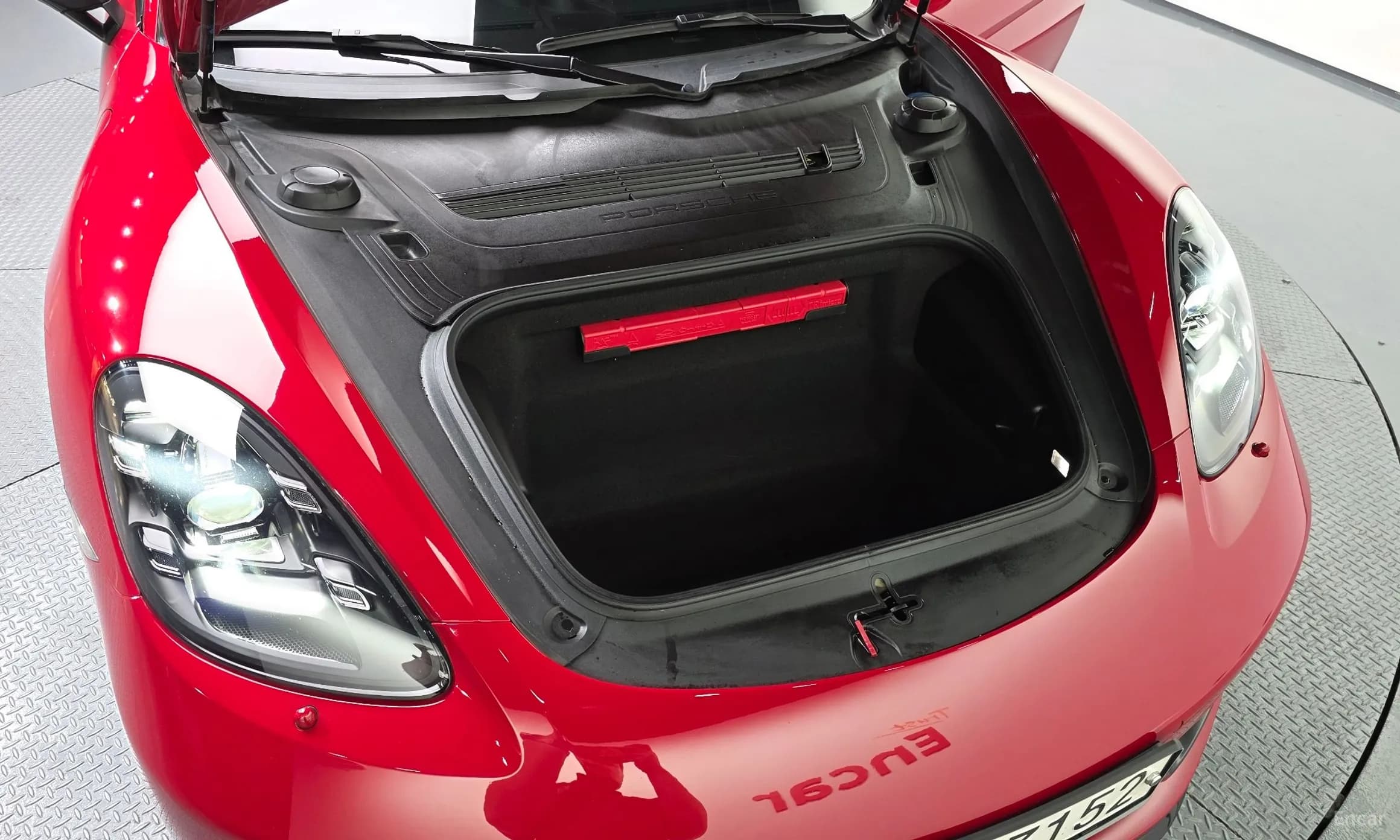 718 Cayman