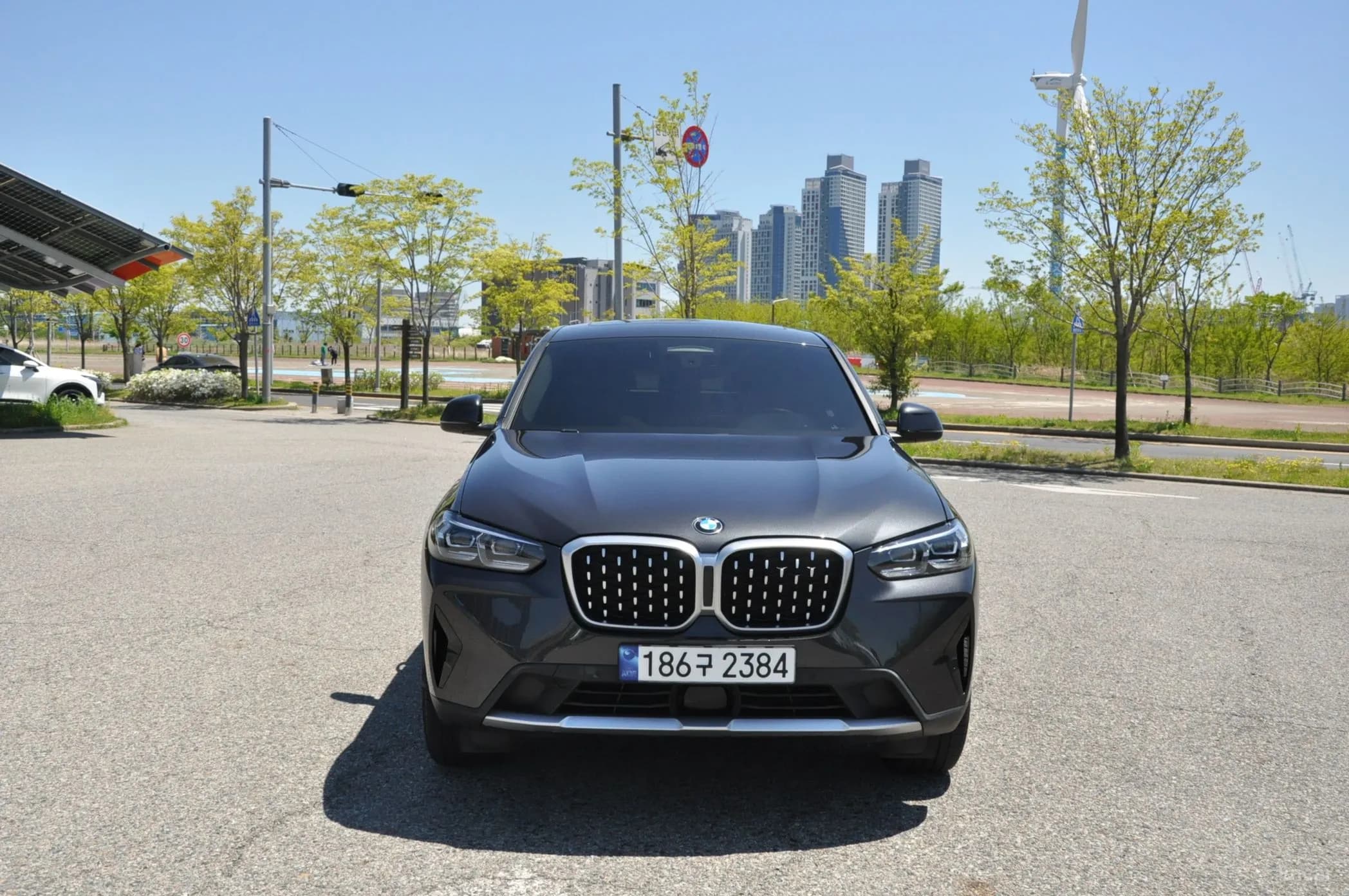 X4 (G02)