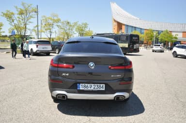 X4 (G02)