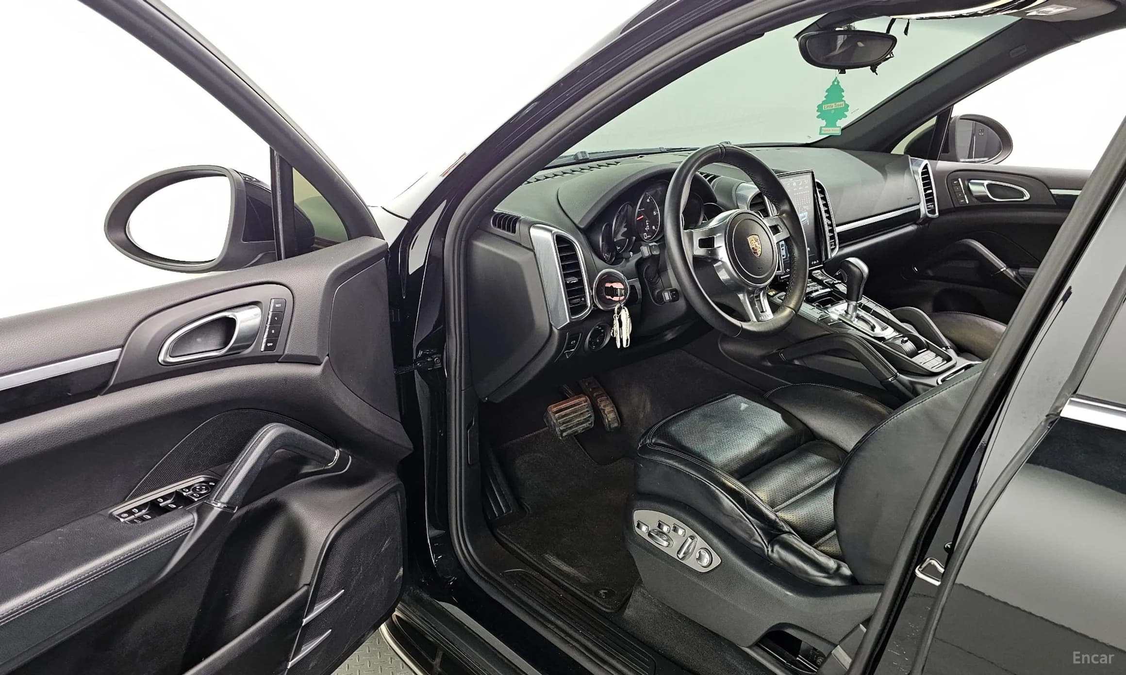 New Cayenne