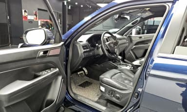 Rexton Sports Khan