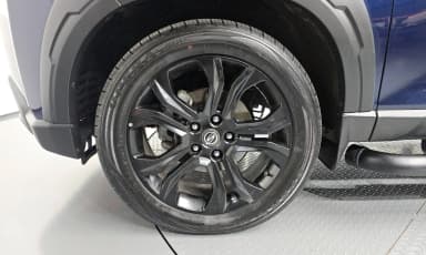 Rexton Sports Khan