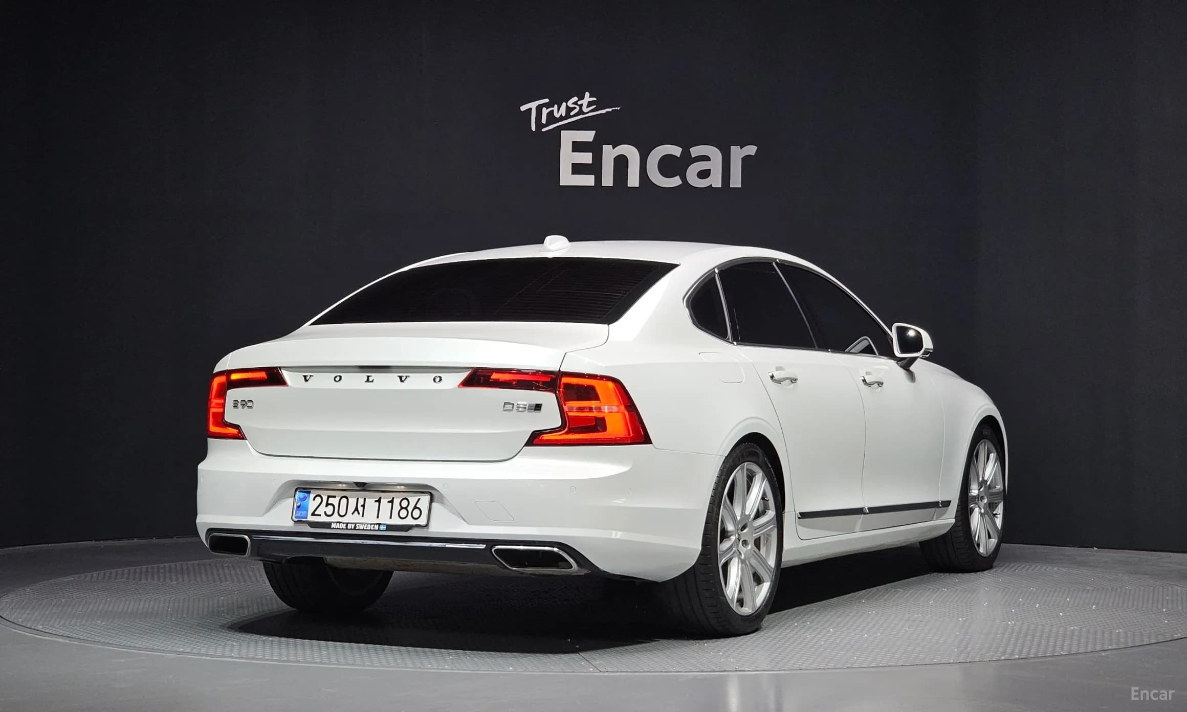 S90