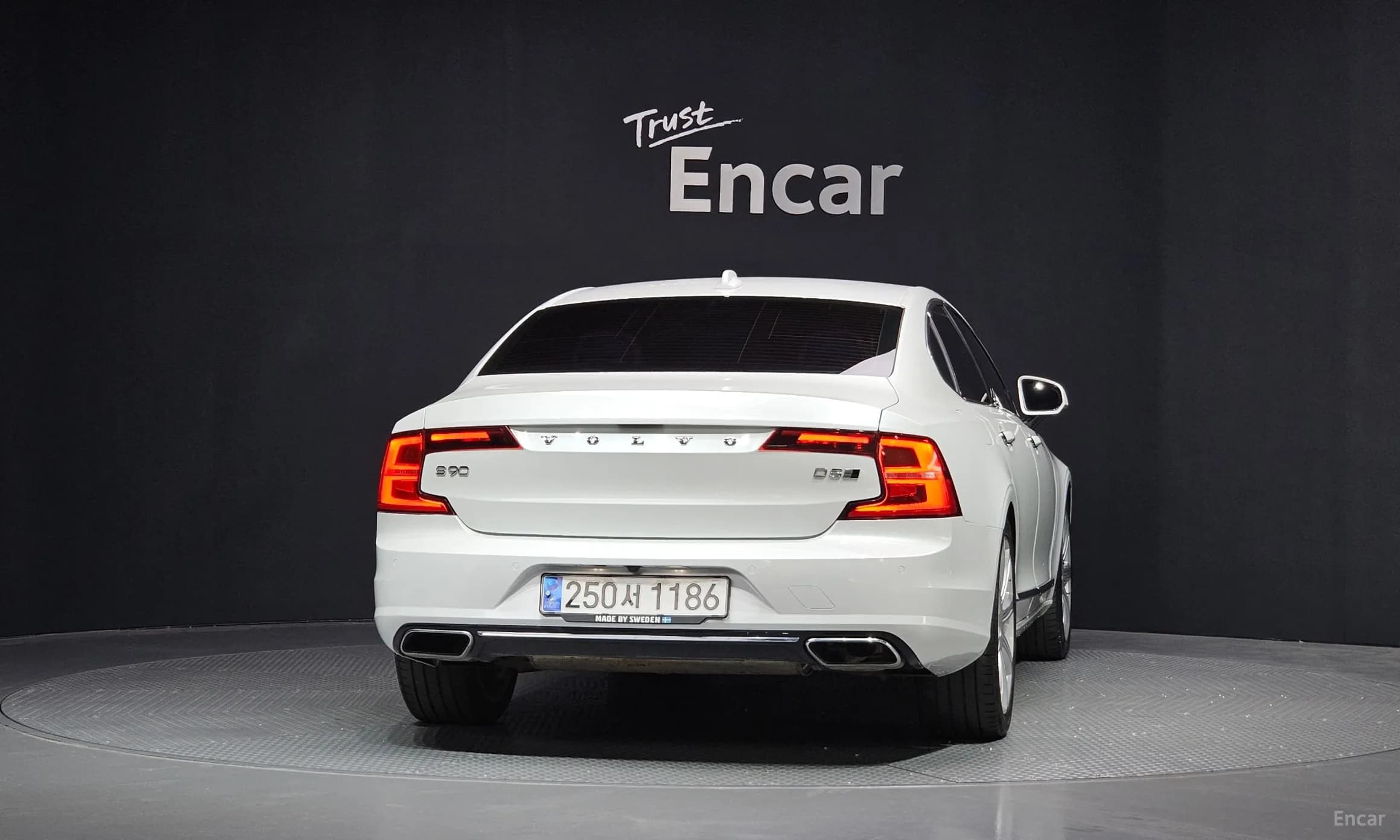 S90