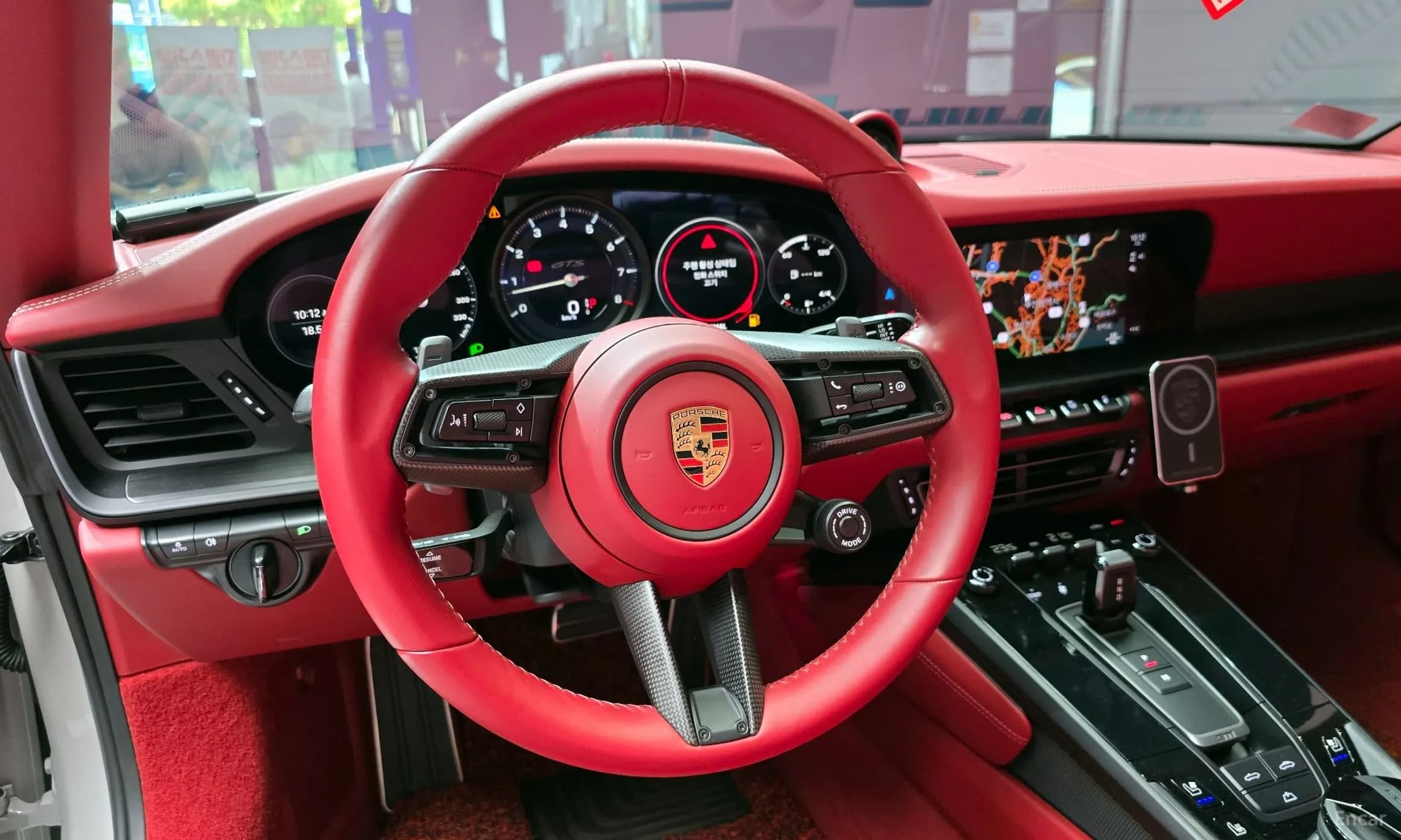 911 (992)