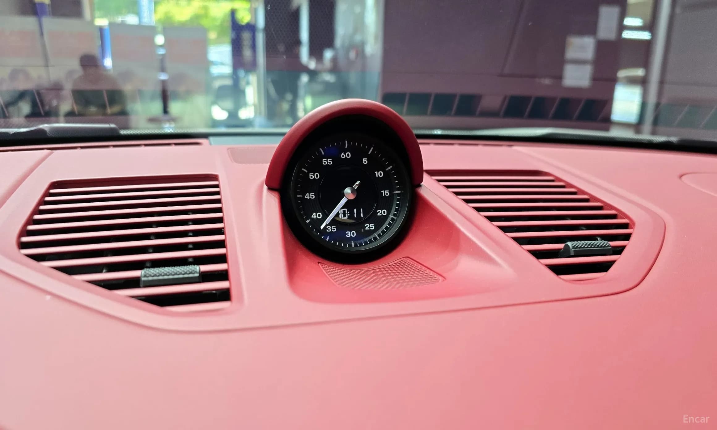 911 (992)