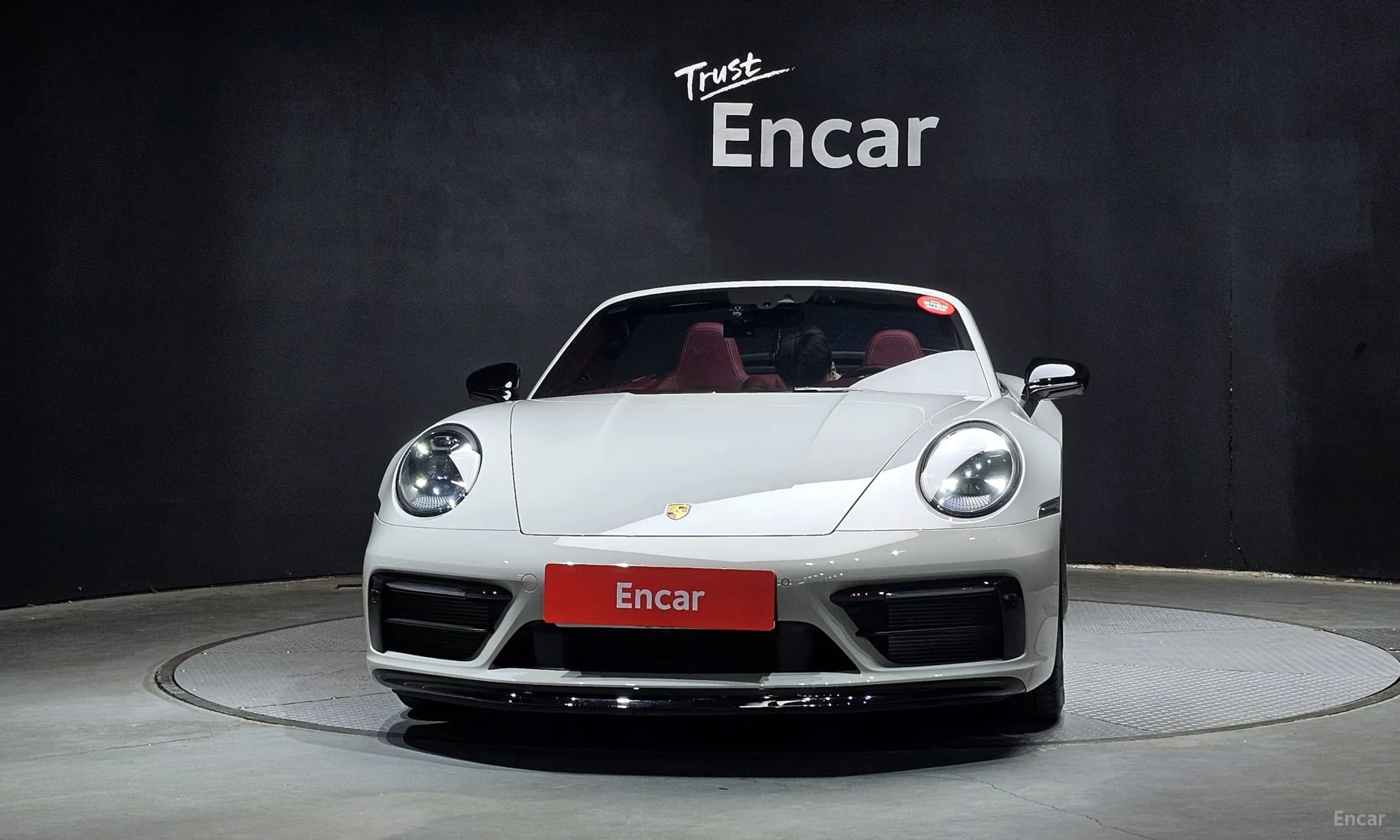 911 (992)
