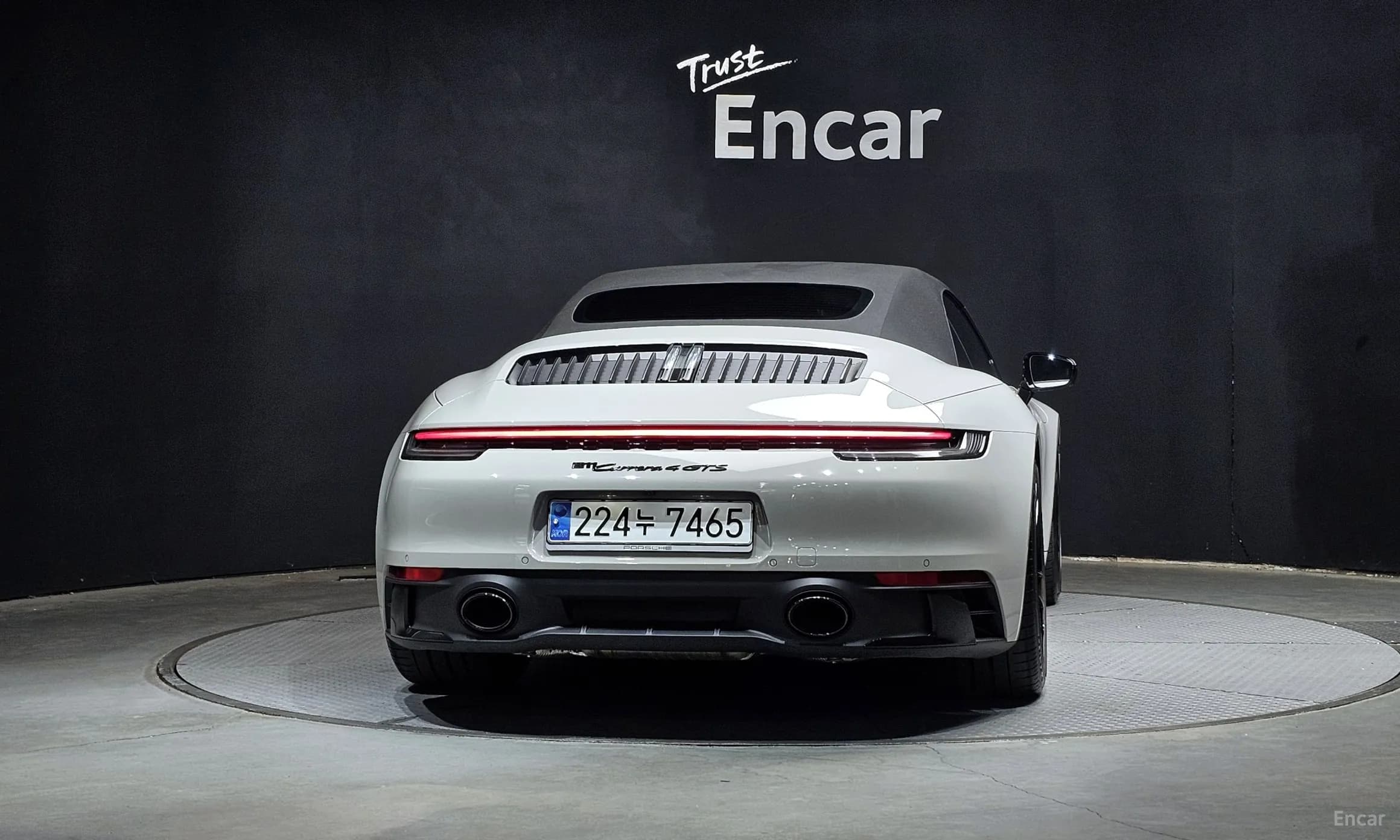 911 (992)