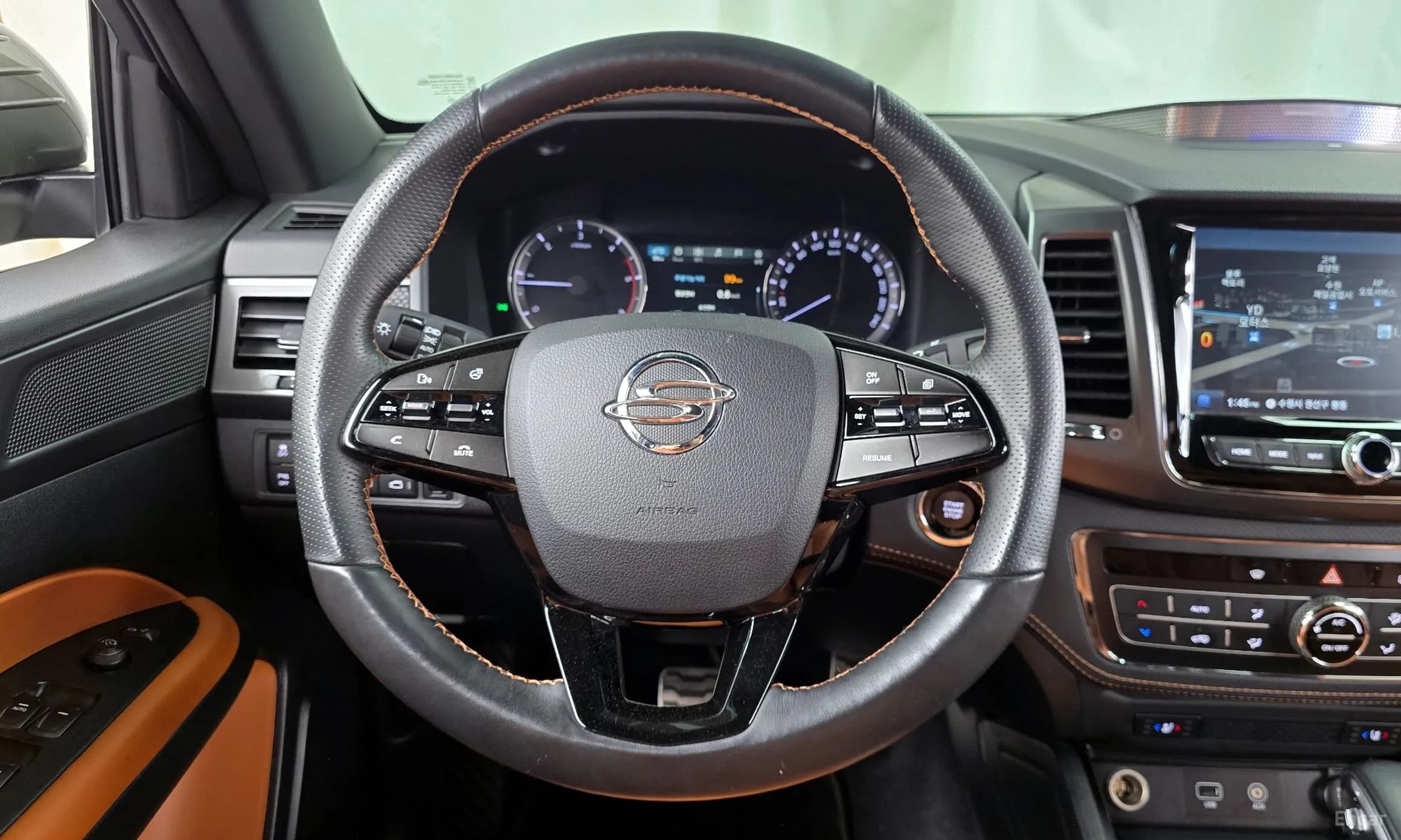 Rexton Sports Khan