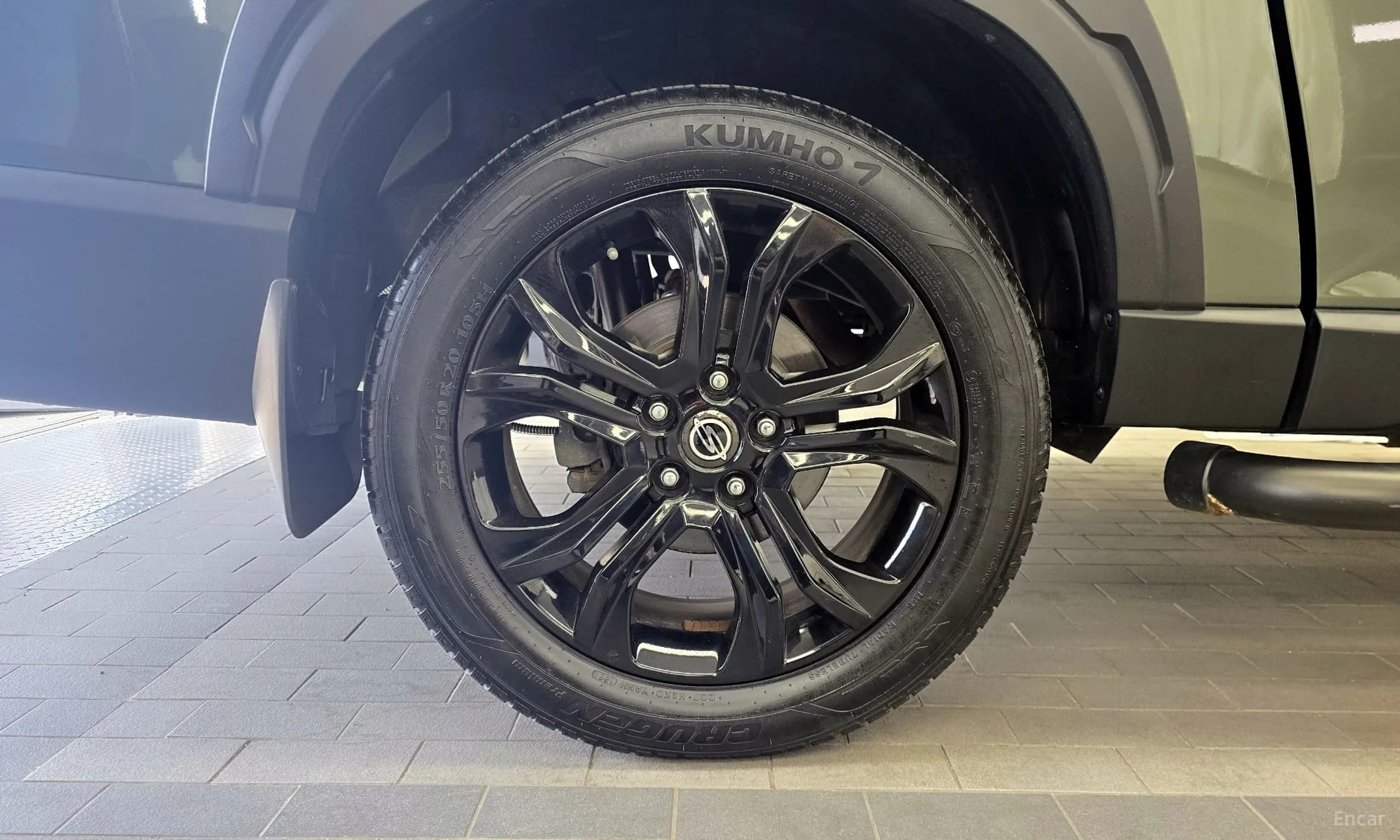 Rexton Sports Khan