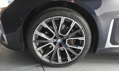 7 Series (G11)