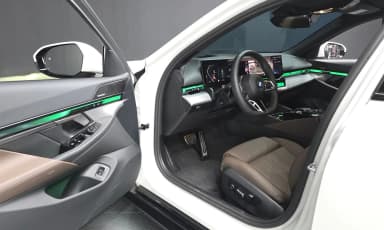 5 Series (G60)