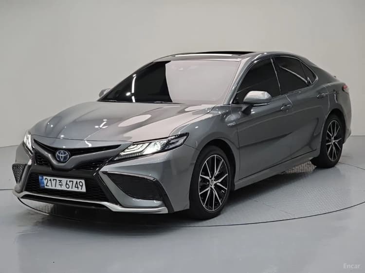 Camry (XV70)