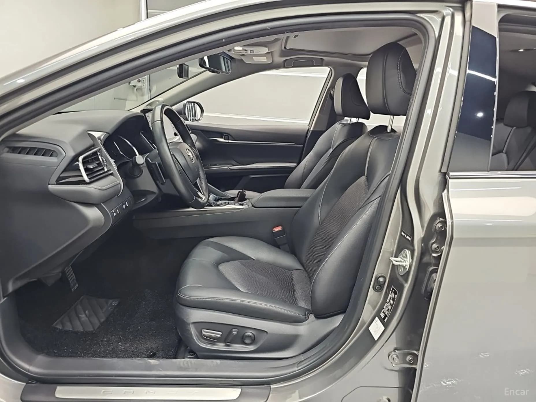 Camry (XV70)
