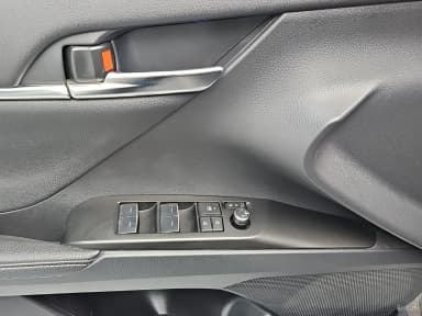 Camry (XV70)