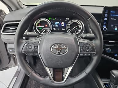 Camry (XV70)