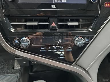 Camry (XV70)