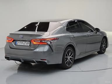 Camry (XV70)