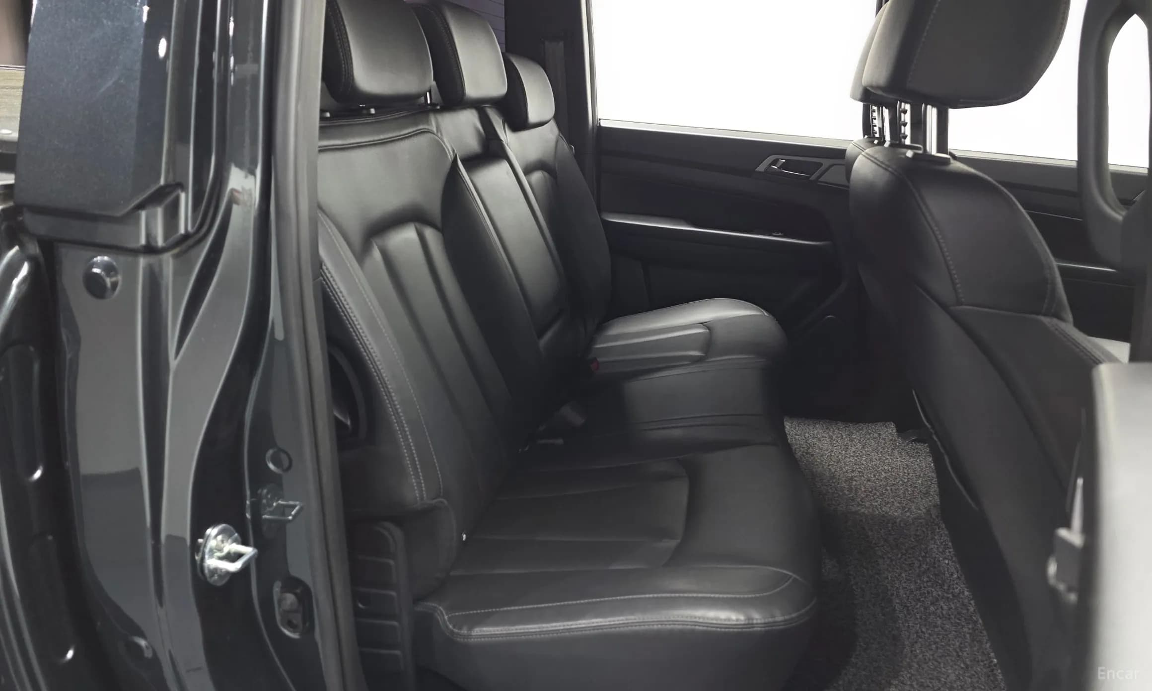 Rexton Sports Khan