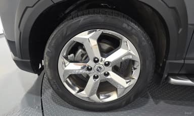 Rexton Sports Khan