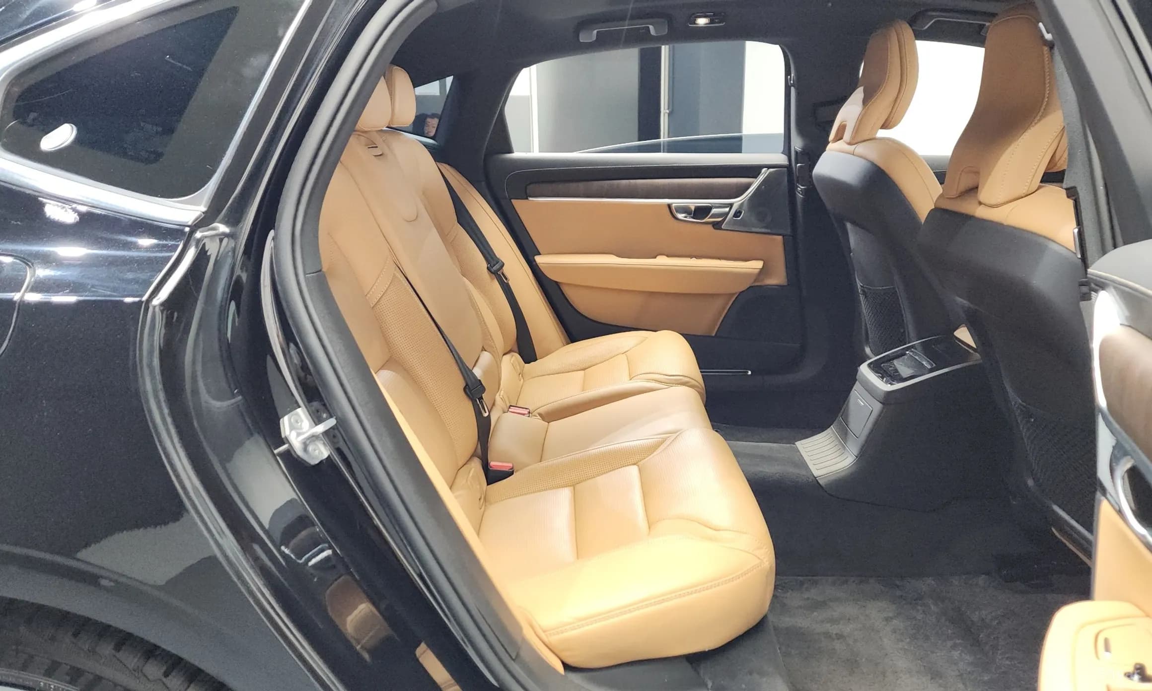 S90