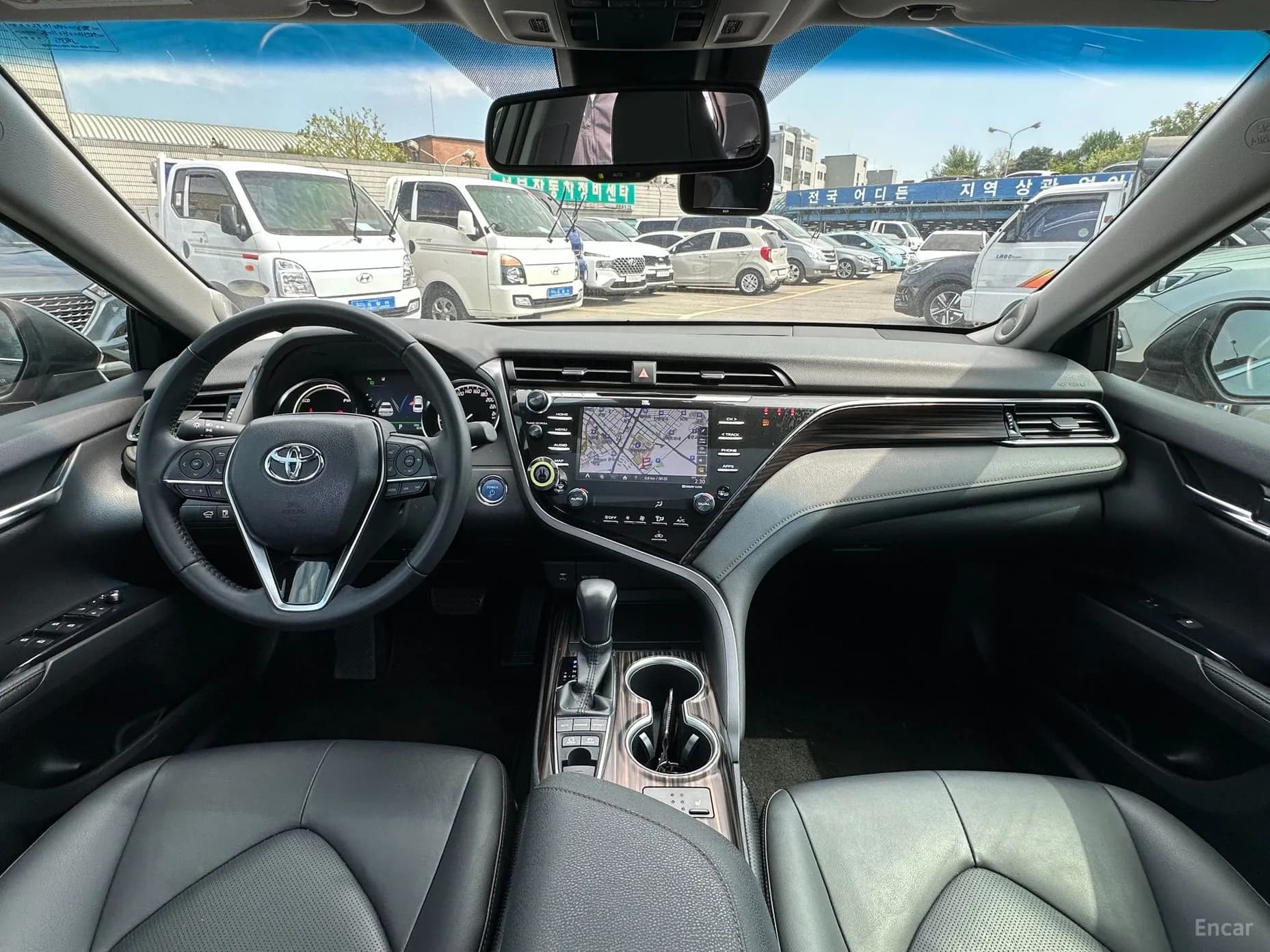 Camry (XV70)