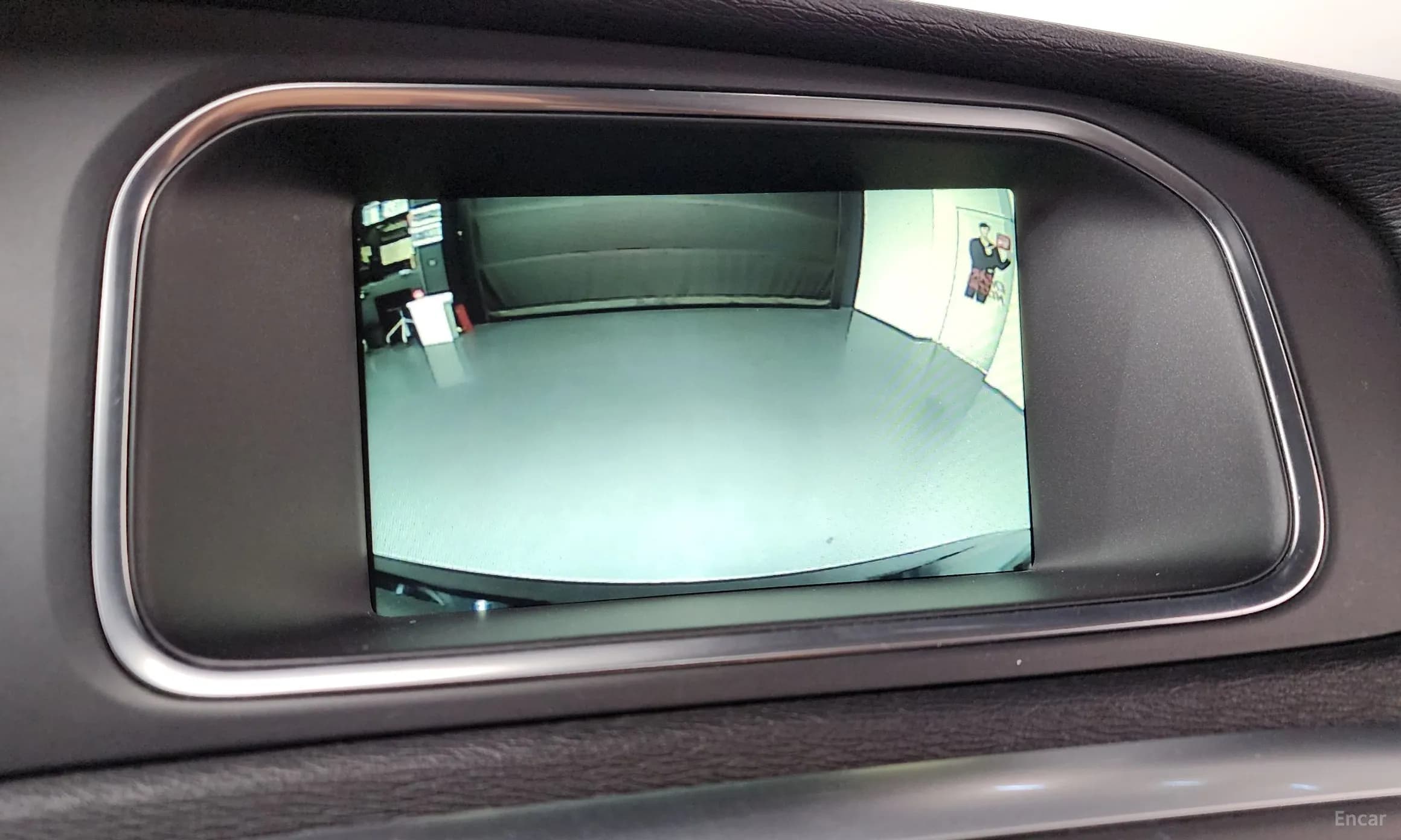 V40