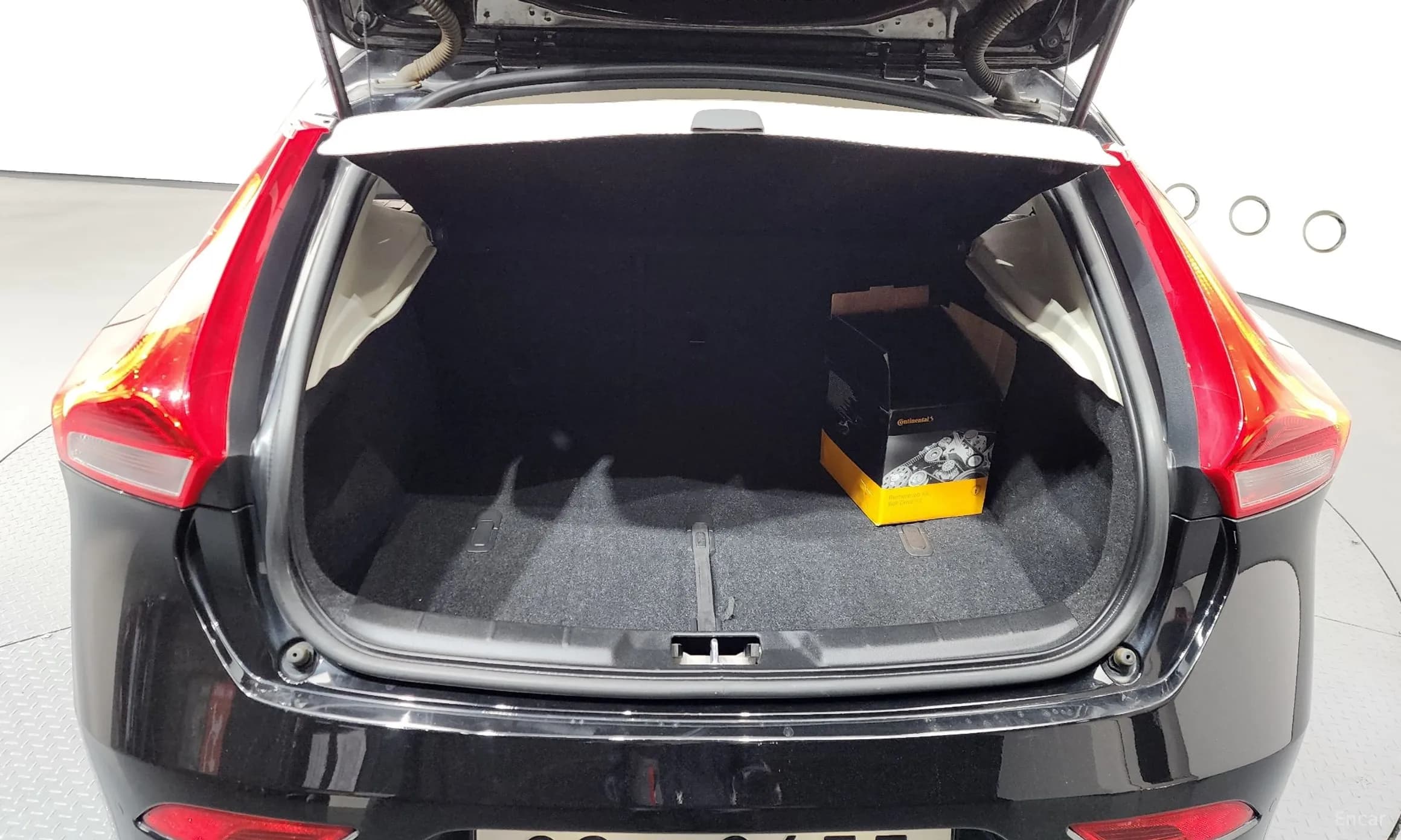 V40