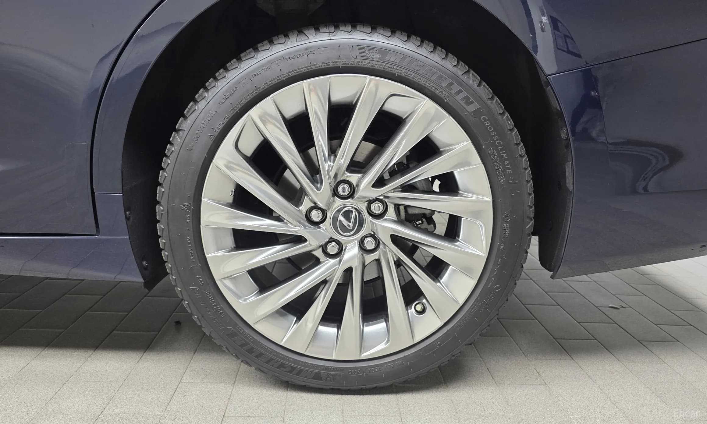 ES300h 7th Generation
