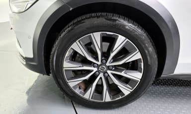 V90 Cross Country