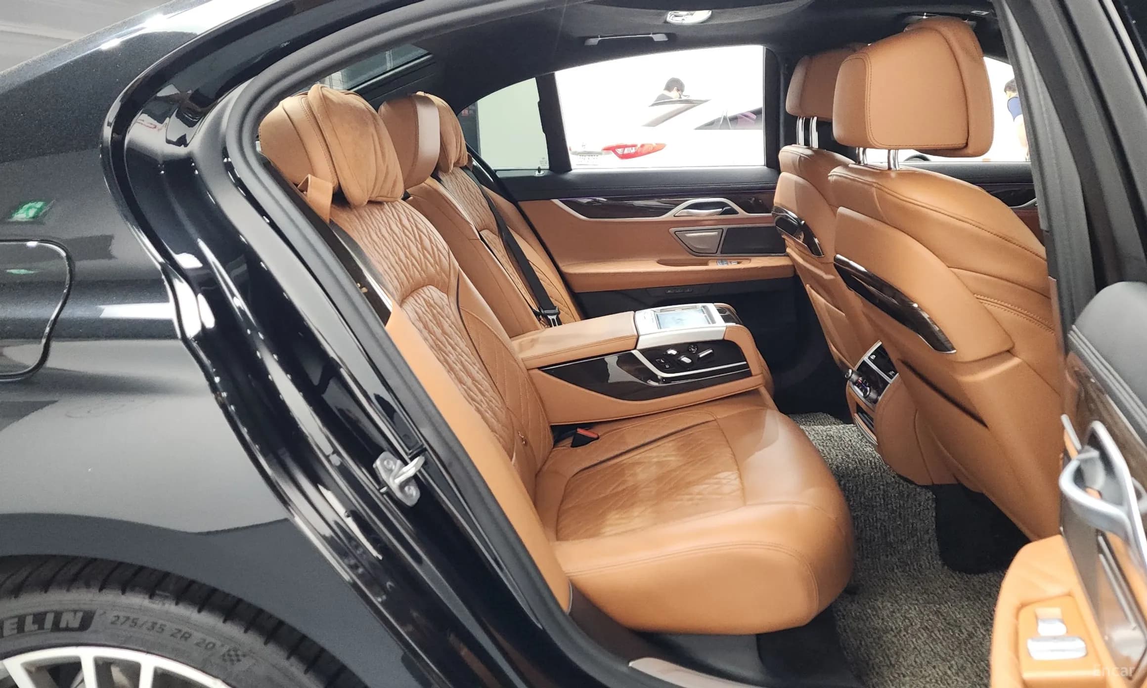 7 Series (G11)