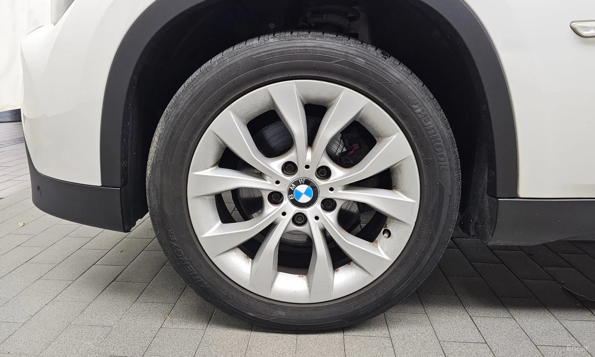 X1 (E84)