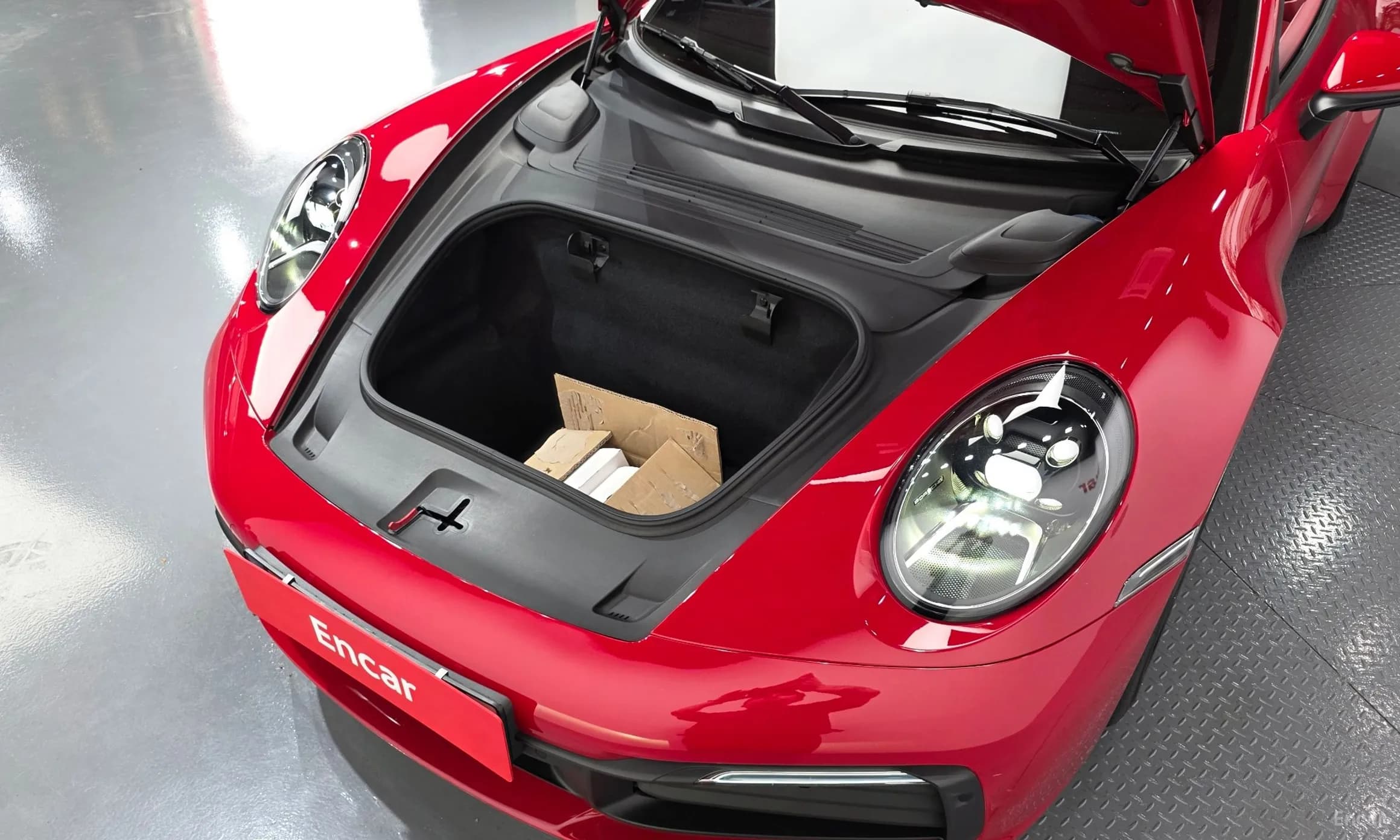 911 (992)
