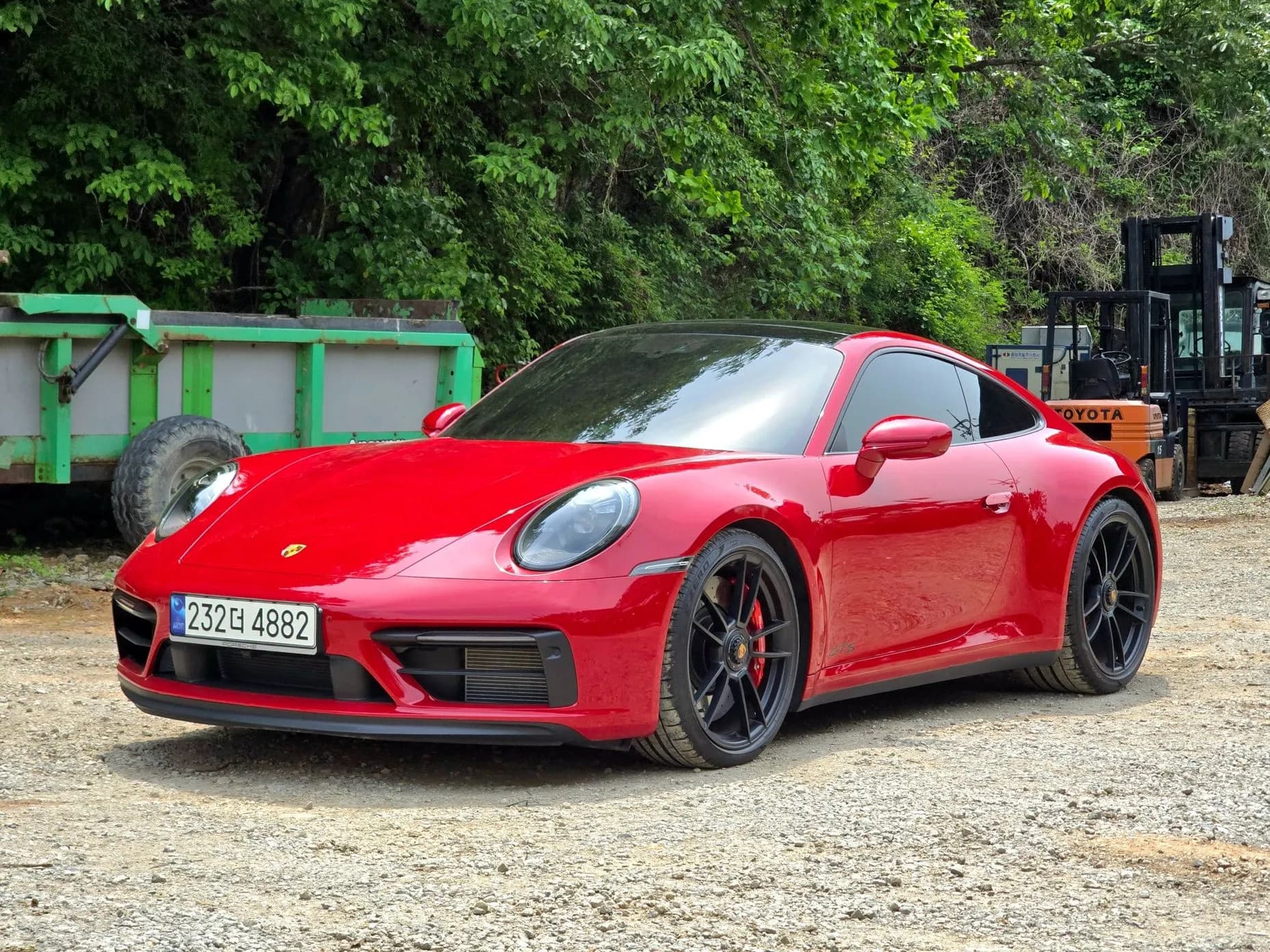 911 (992)
