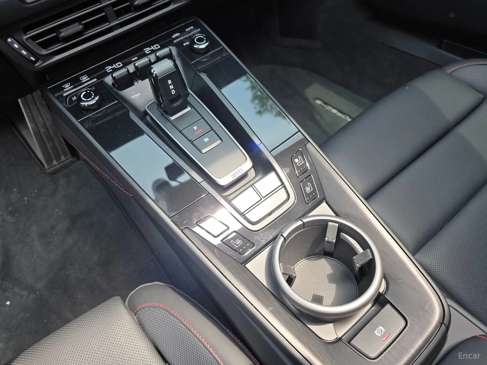 911 (992)