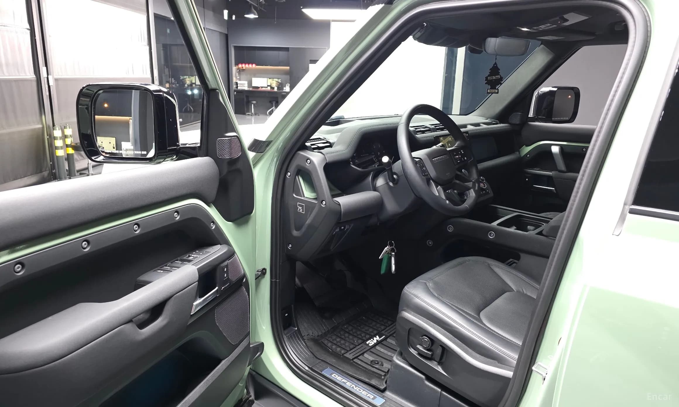 Defender (L663)