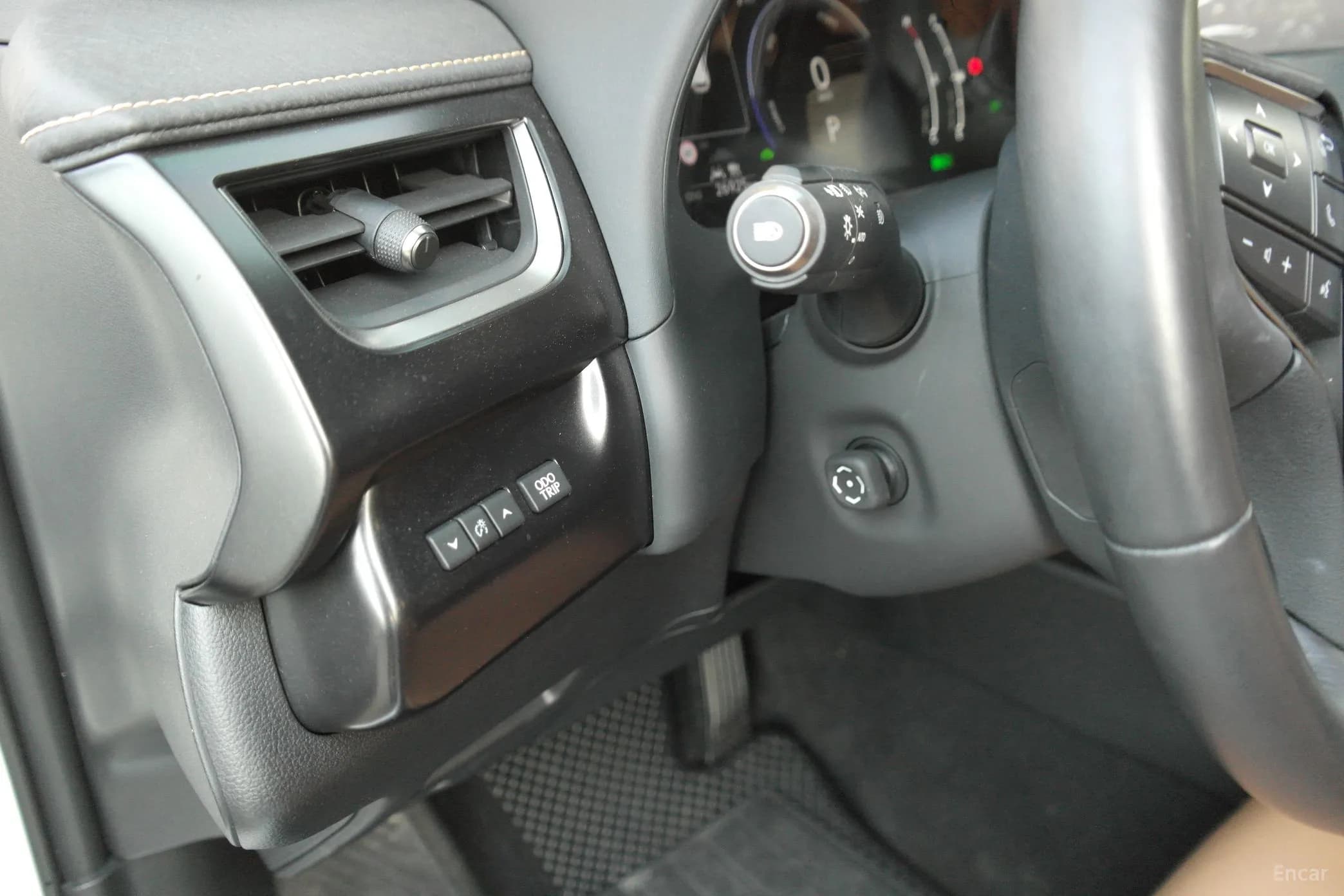 UX300h