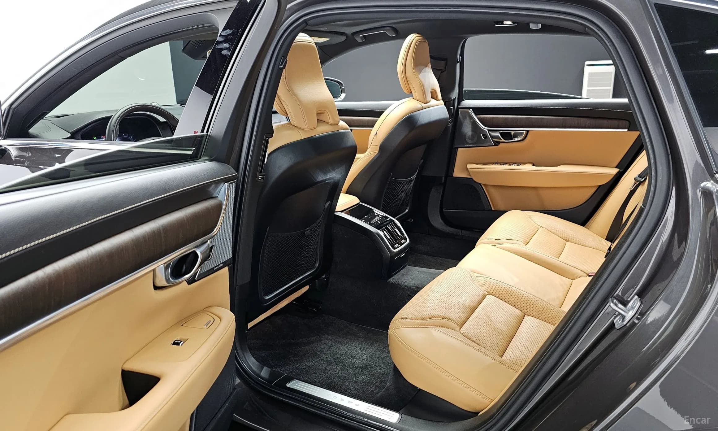 S90