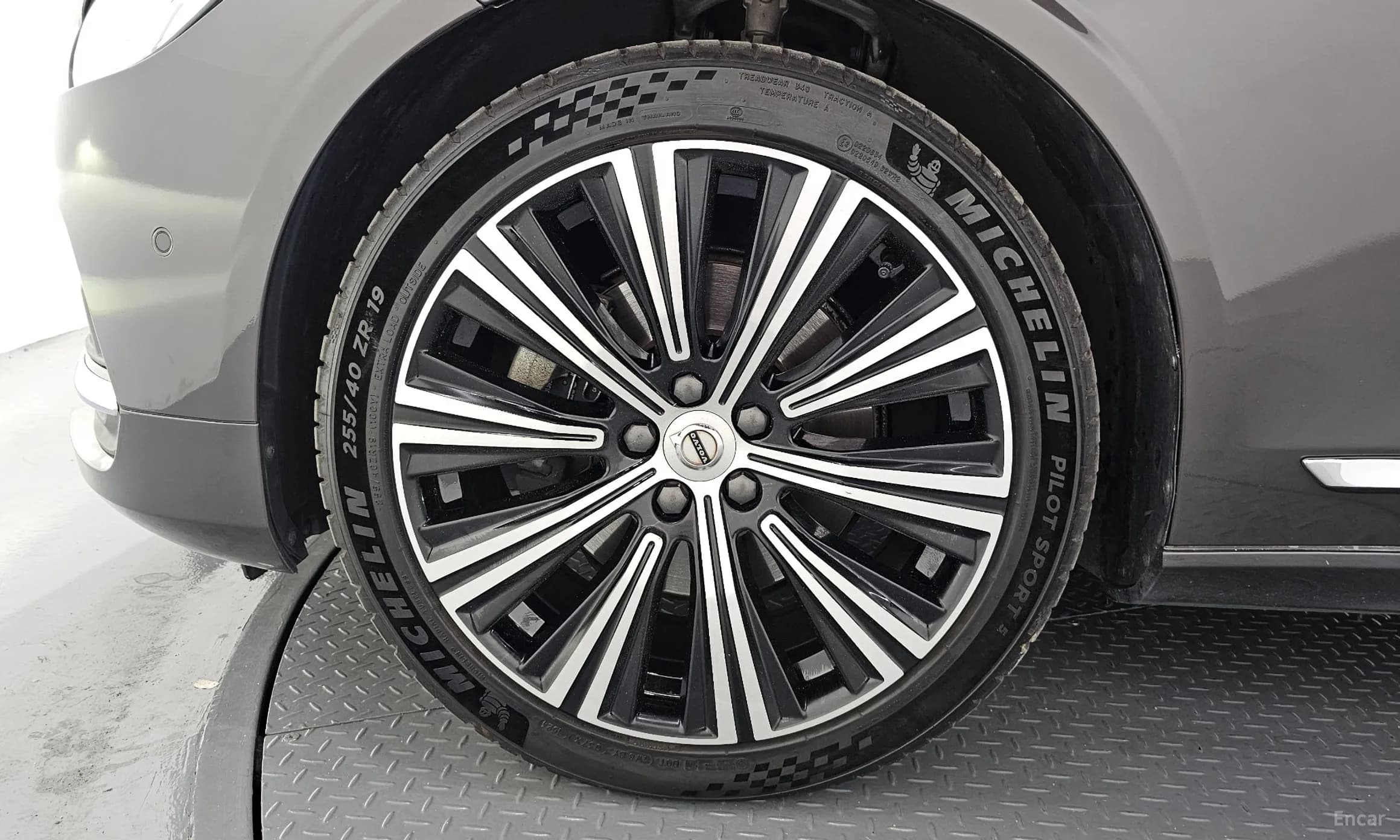 S90