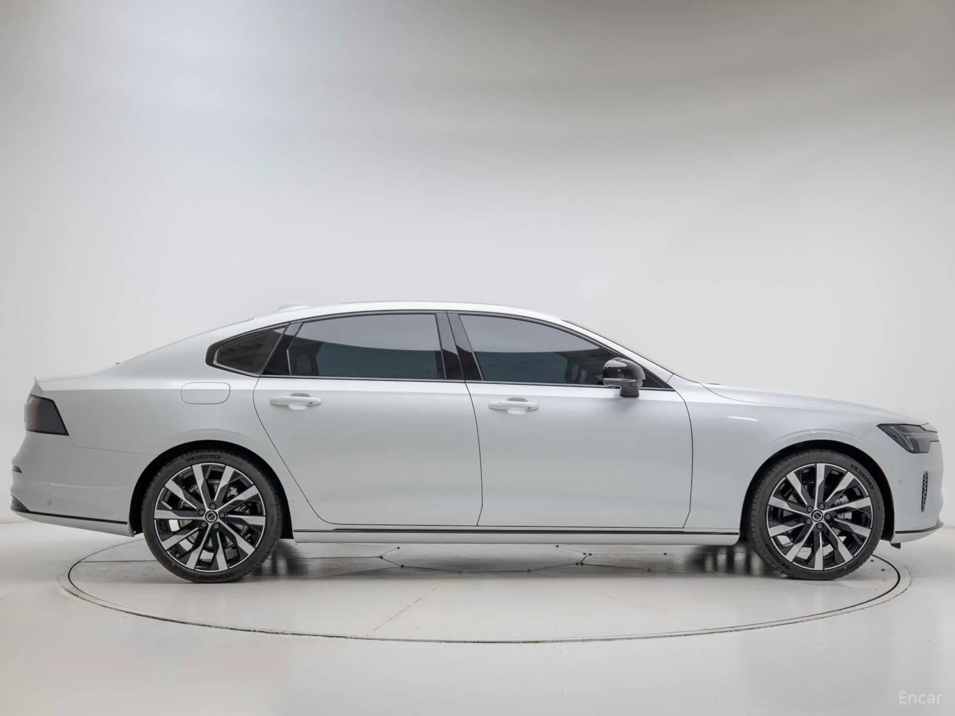 S90